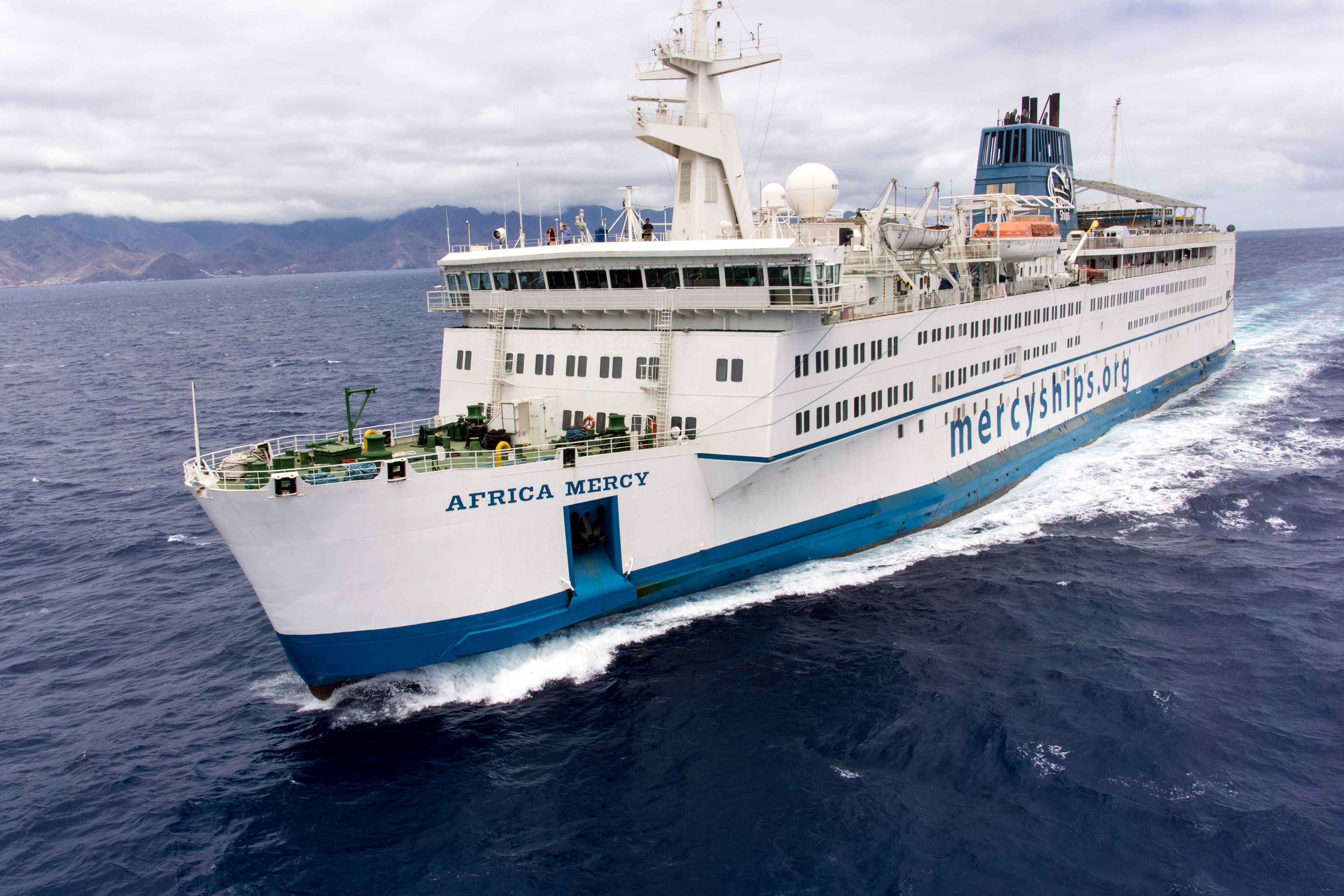 mercy boat africa tymor marine assists mercy ships with essential medical mercy boat africa tymor marine assists mercy ships with essential medical